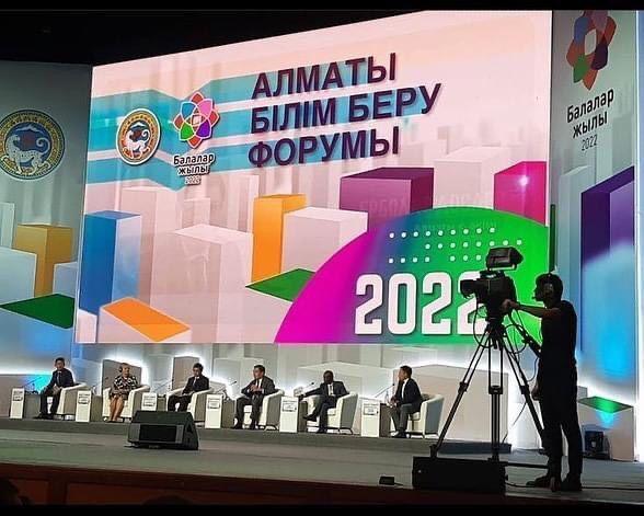 25-тамызда Республика сарайында Алматы қаласы мұғалімдерінің тамыз форумының  отырысы өтті. Биыл форум онлайн режимінде 3000-ға жуық мұғалім мен 20000-нан астам мұғалімнің басын қосты.