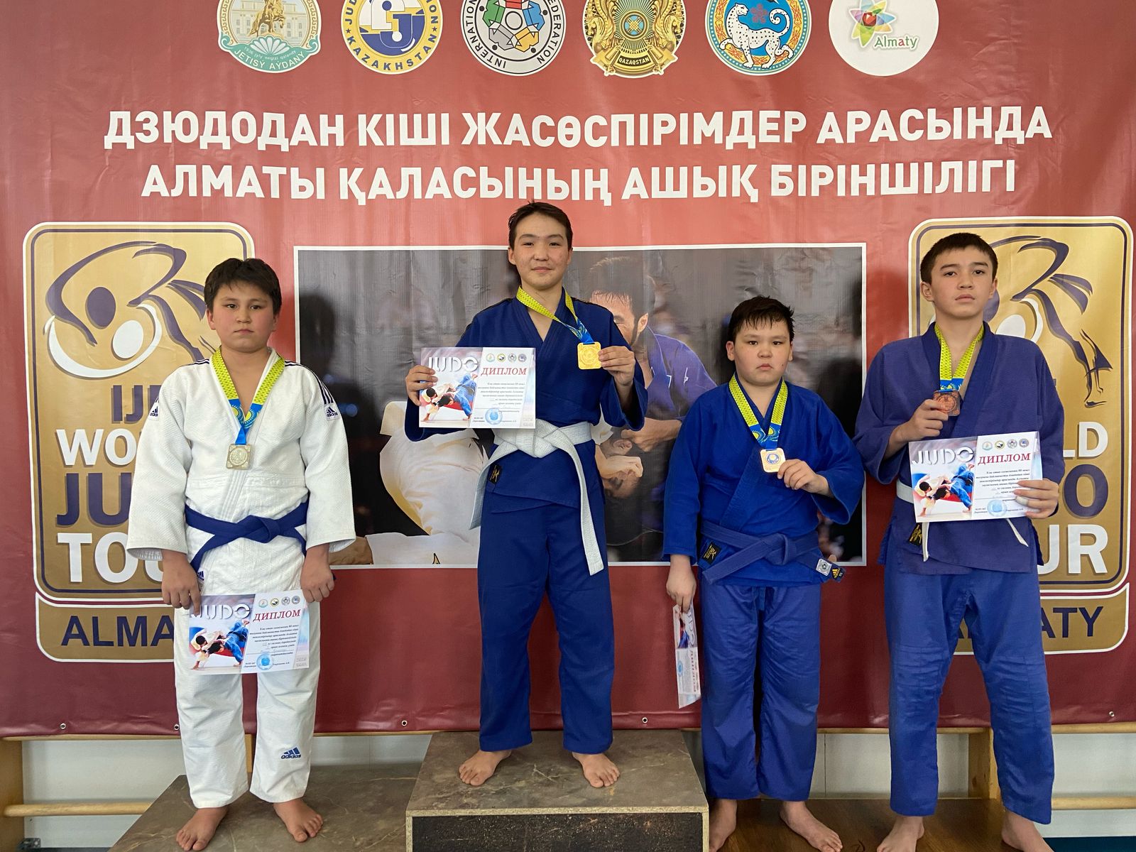 Ұлы Отан соғысының 80 жыл толуына байланысты дзюдодан кіші жасөспірімдер арасында Алматы қаласының ашық біріншілігінде 7 “ә” сынып оқушысы Қаратай Дамир І орын иеленді.