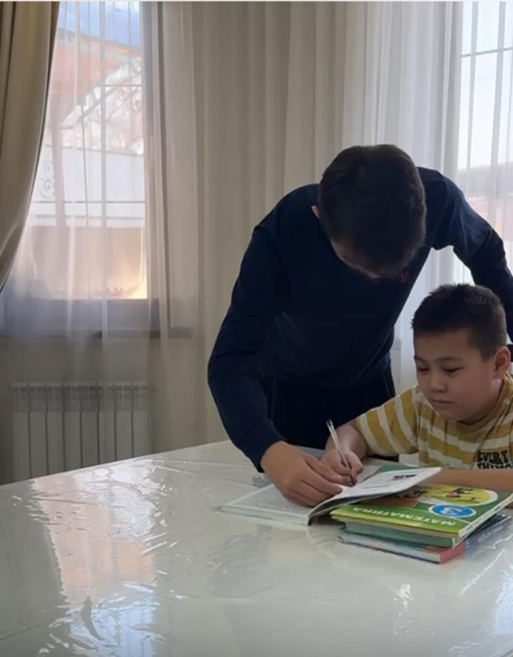 «Даналық мектебі» клубының жұмысын ұйымдастыру жоспары жүргізілуі бойынша Аға қамқорлығы «жирен жаман әдеттен» тақырыбында Советнур Бексұлтан оқушының ағалары өскелең жас ұрпақтың бойына ізгі қасиеттерді ағалардың сіңіретіні бойынша бейнеролик дайын