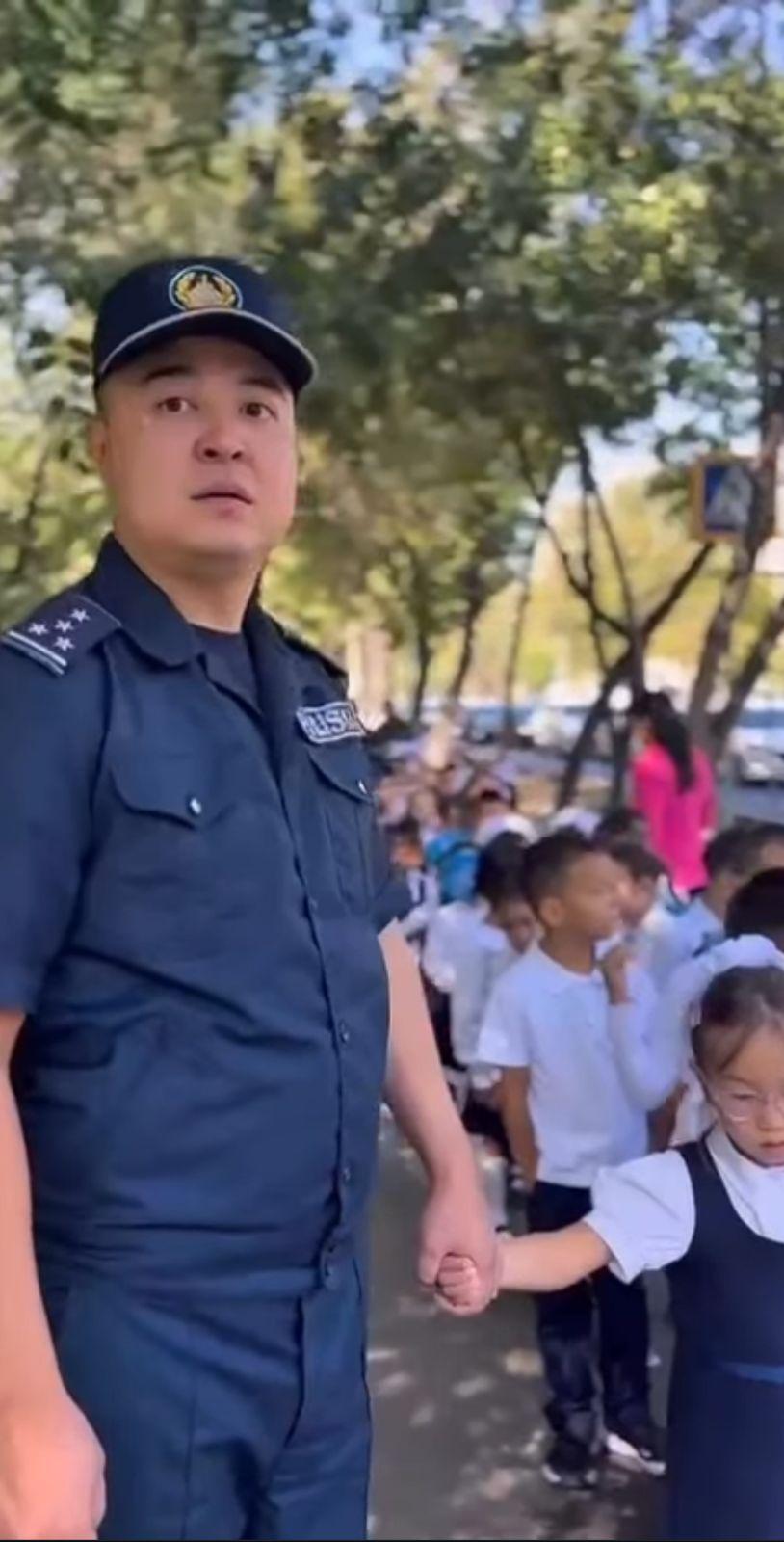 «Абайлаңыз балалар» атты республикалық акция негізінде мектебіміздің бастауыш сынып оқушыларына полиция қызметкерлерінің қатысуымен шара өтілді.