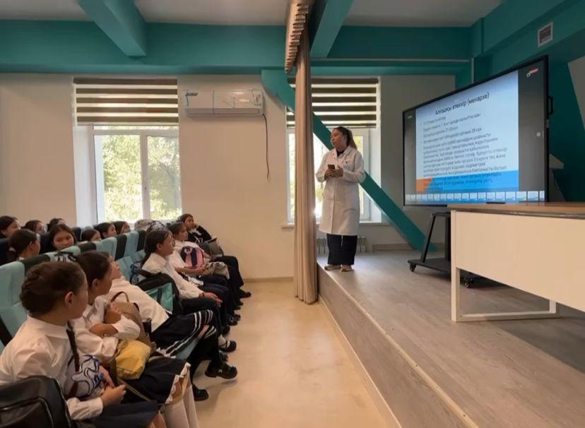 05.09.2025 ж күні саналы да салауатты өмір сүруге тәрбиелеу мақсатында мектебіміздің 5-8 сынып қыз балаларына жиналыс өтілді.