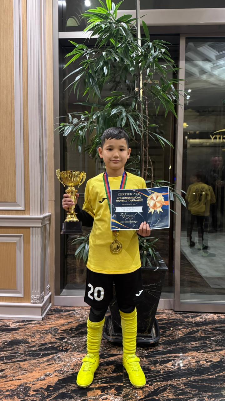 Мектеп-лицейіміздің оқушысы “ Қайрат" футбол академиясының жасөспірімдері халықаралық турнирде топ жарды! 19–23 қараша* аралығында Баку қаласында, ал 21–23 қарашада Сумгаит қаласында өткен халықаралық турнир.