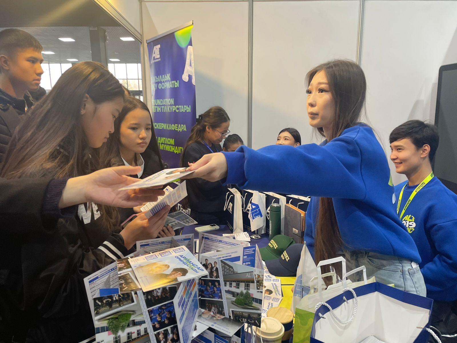 Мамандық – адамның белгілі бір қызмет саласында жұмыс істеуіне мүмкіндік беретін, оның қызығушылығы мен қабілетіне сәйкес таңдалатын еңбек түрі. Дұрыс таңдалған мамандық тек табыс көзі ғана емес, адамның өзін жүзеге асыруына, қоғамға пайда келтіруіне