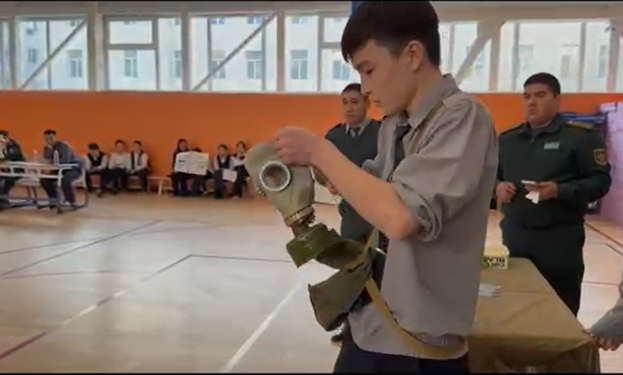 Әскери жарыс – жастарды Отан қорғауға дайындаудың маңызды бір түрі. Мұндай жарыстар арқылы оқушылар тәртіпке, төзімділікке және шапшаңдыққа үйренеді. Әскери жарыс қатысушылардың физикалық дайындығын ғана емес, рухани күшін де шыңдайды.