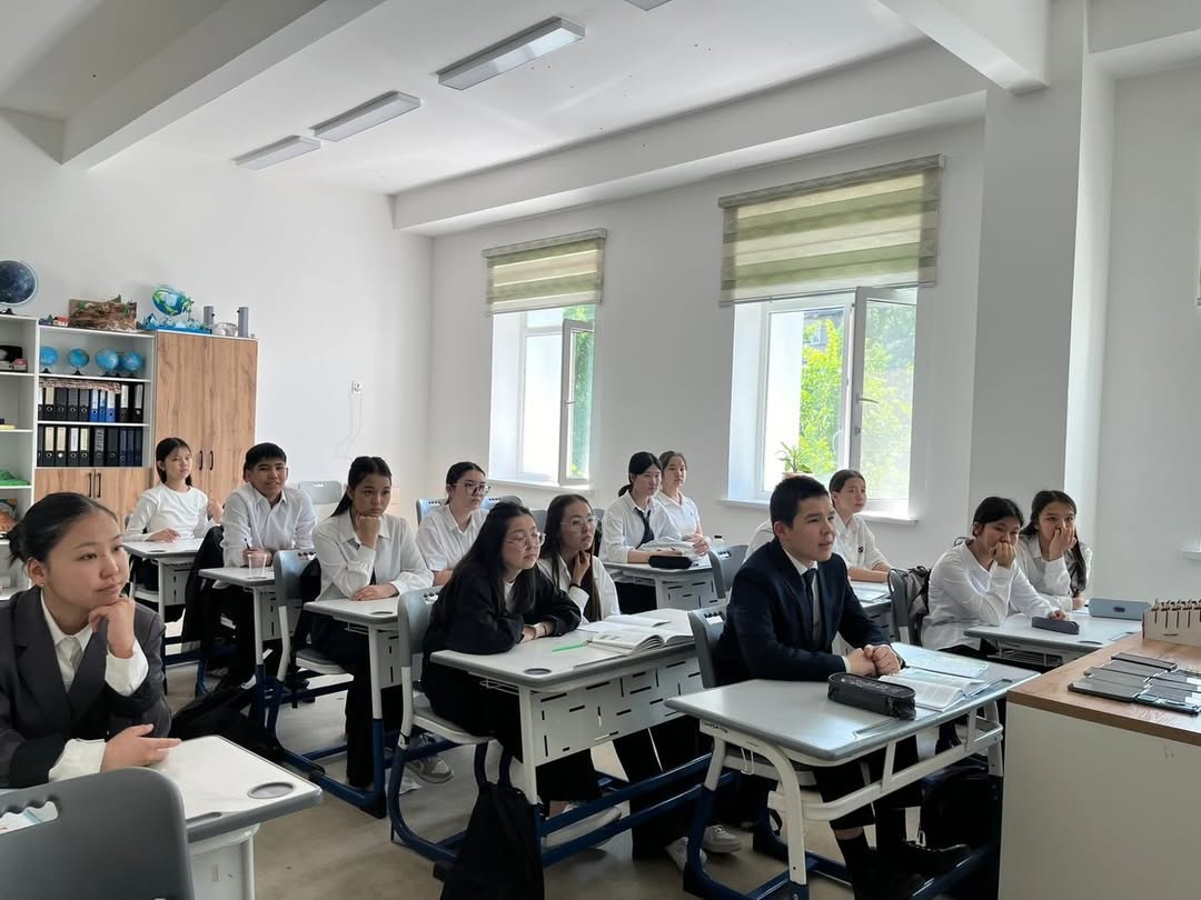 8-9 сынып оқушыларына “Жалған ақпарат” таратпау керектігі туралы бейнебаян көрсетілді